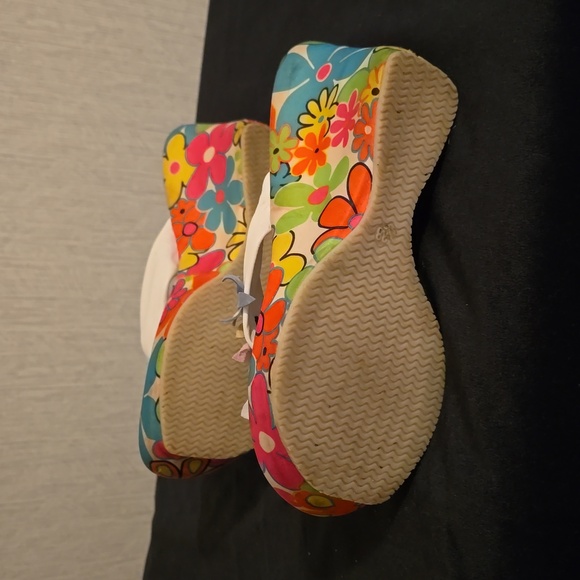 Platform Sandals - Picture 4 of 6